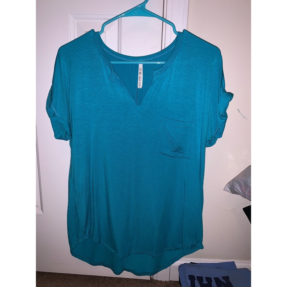 basic tops - Picture 2 of 2